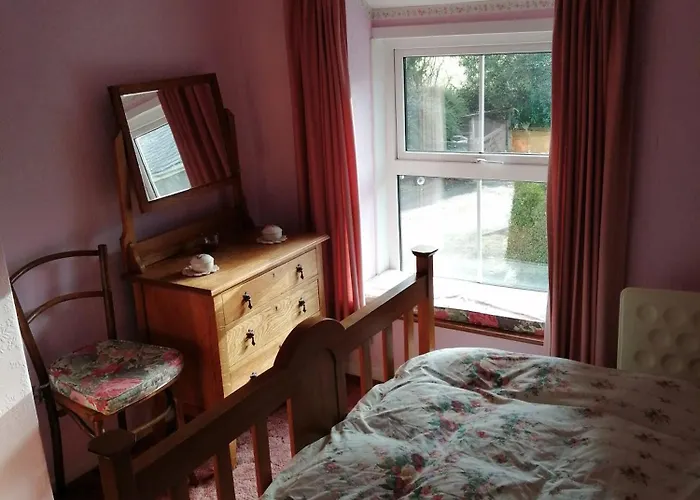 2 Rhys Terrace