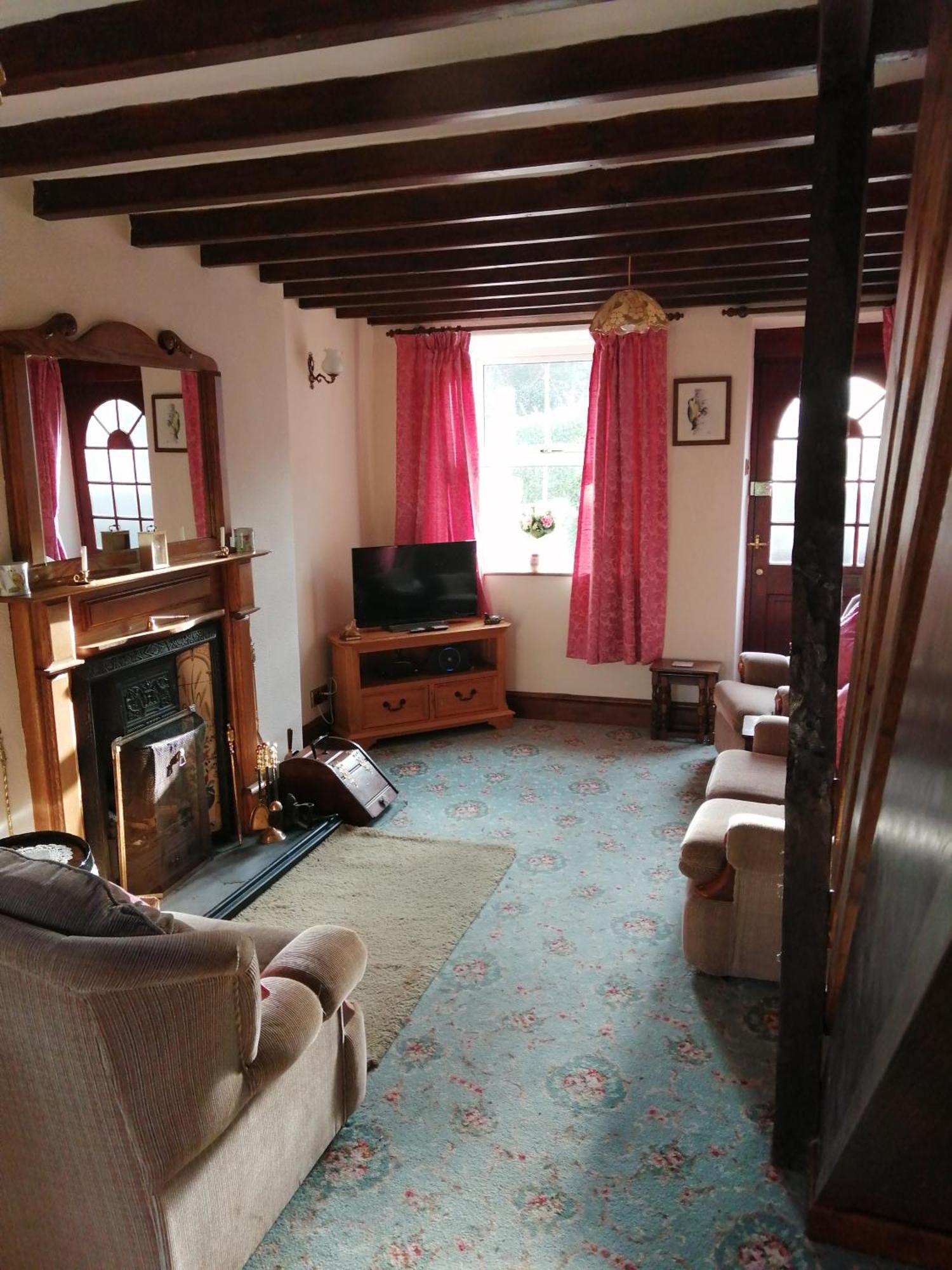 2 Rhys Terrace * Machynlleth